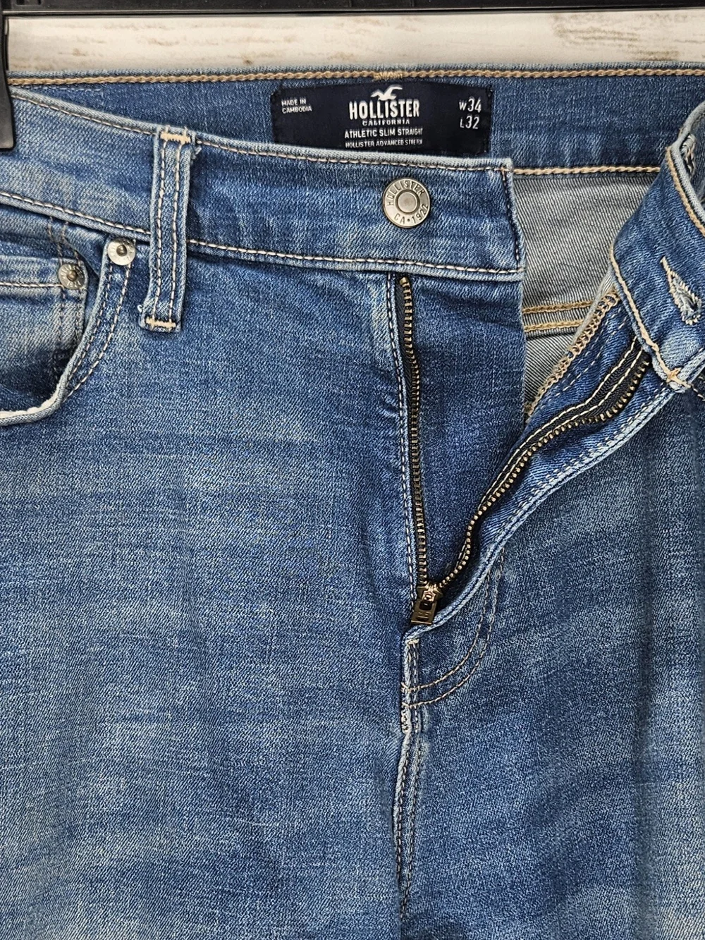 Hollister Jeans Athletic Slim Straight Advanced Stretch Size W34 L32